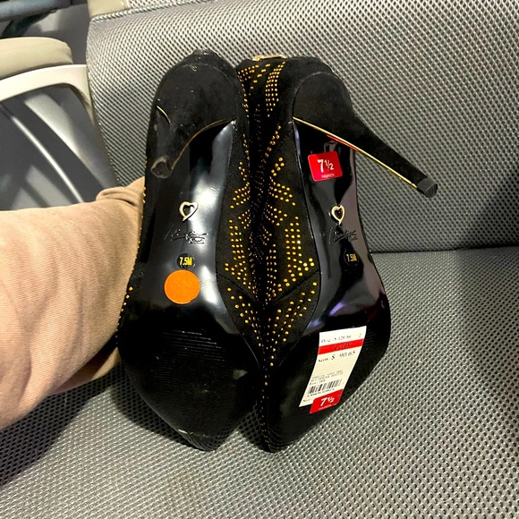 Thalia Sodi gold detail black angle boots. - Picture 6 of 13